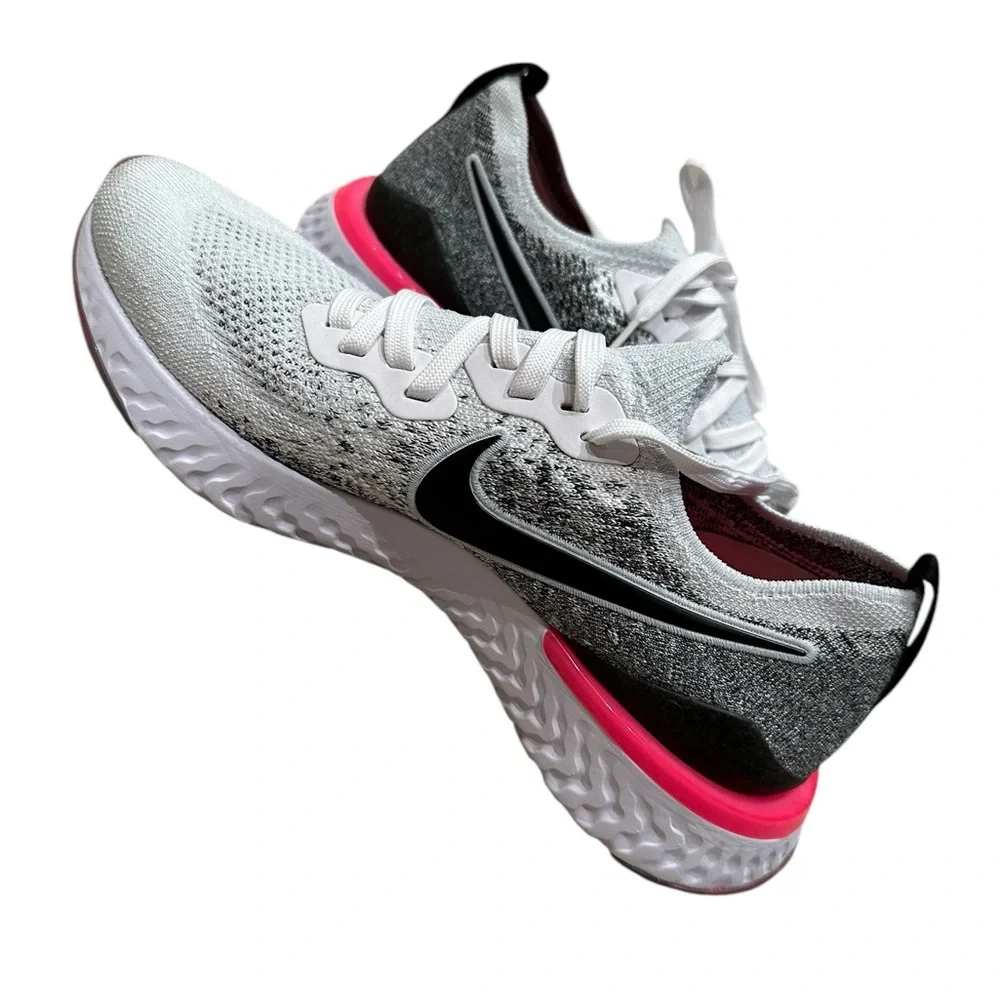 Women’s Nike Flyknit Running Shoes - Picture 7 of 8